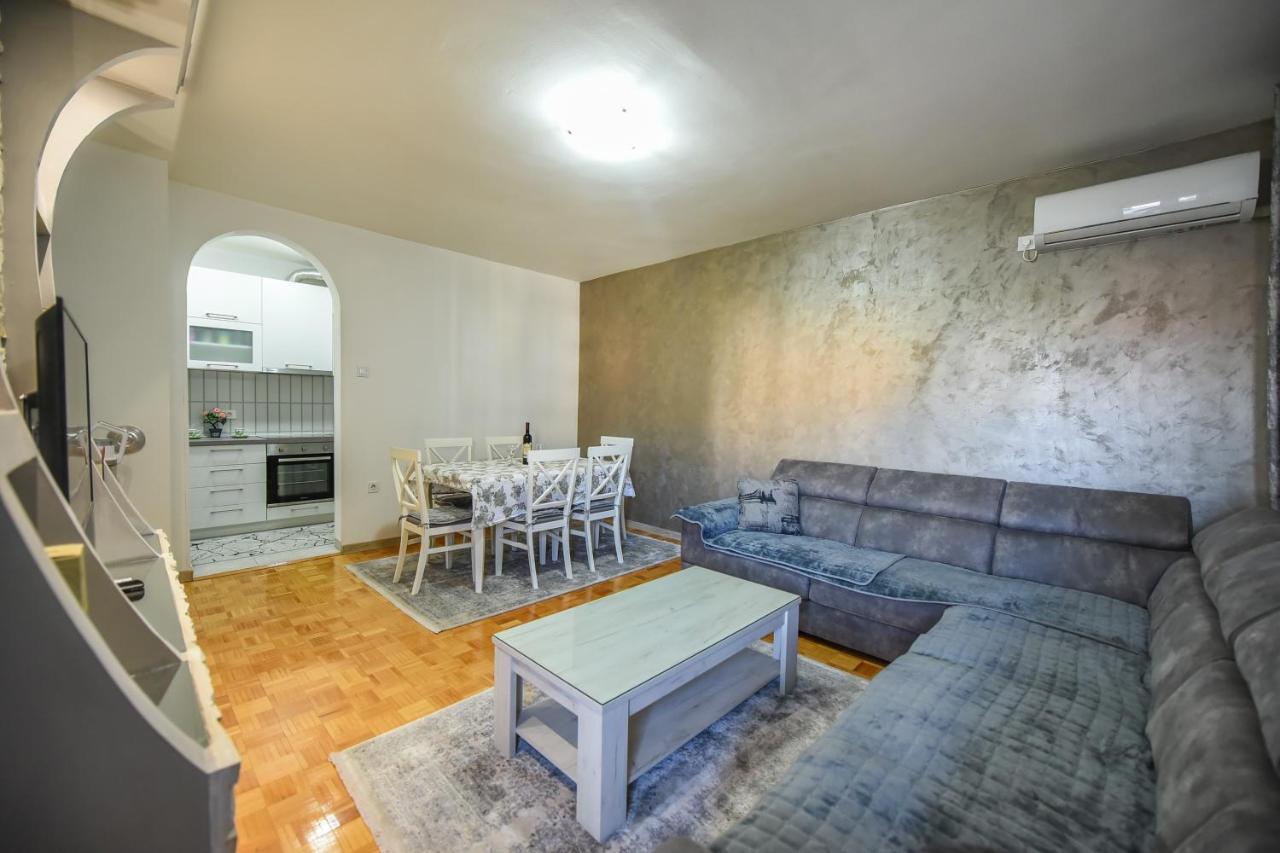 Apartman Vukcevic พอดโกริกา ภายนอก รูปภาพ