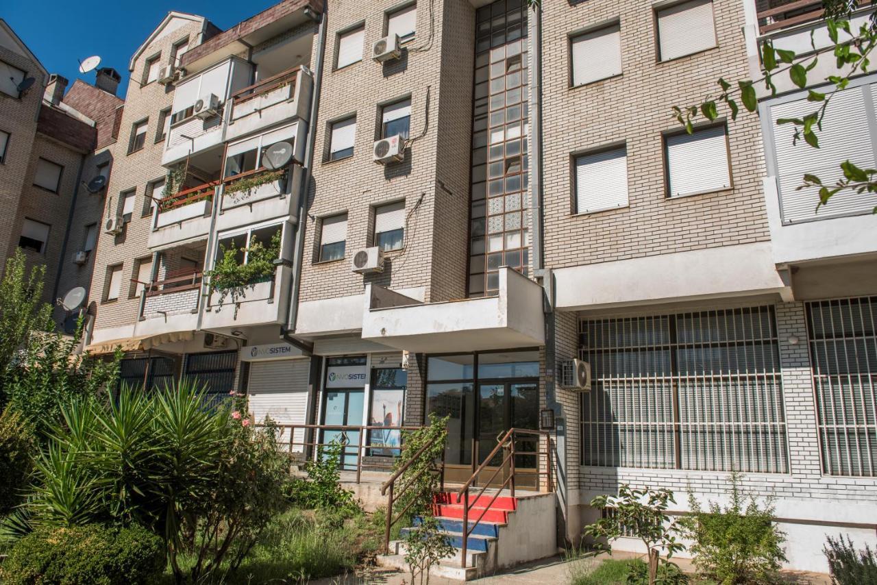 Apartman Vukcevic พอดโกริกา ภายนอก รูปภาพ